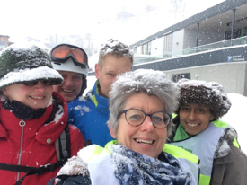 Poseren bij het dalstation in Bramberg