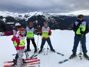 Jongerenreis - poseren op een koude dag