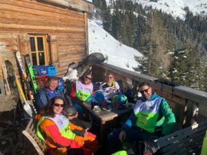 Op een terras aan de piste